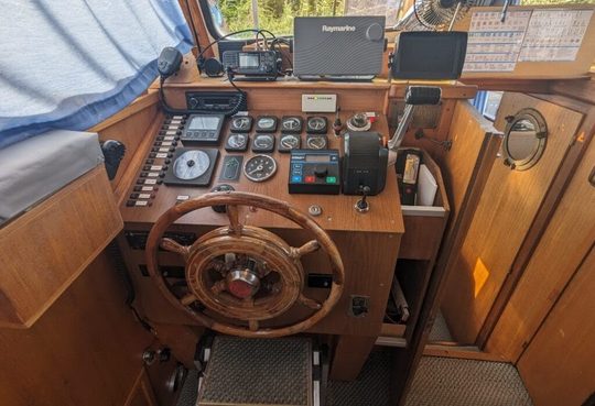 Steuerrad und Instrumententafel