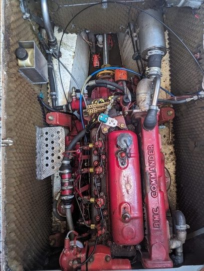 Motorraum mit Antrieb