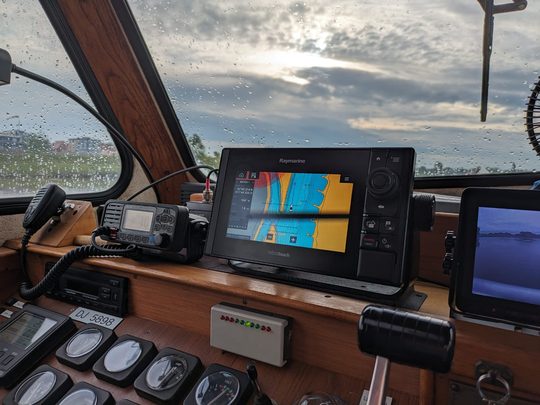 Kartenplotter am Steuerstand